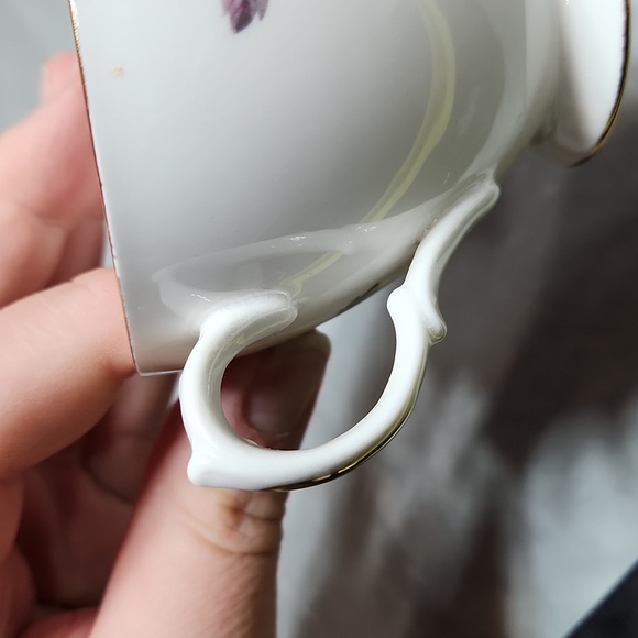 Queen Anne Bone China Teacup - Picture 7 of 9